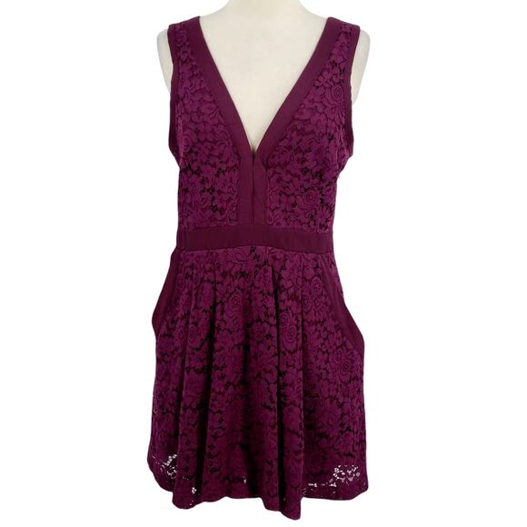 Free People Lovely in Lace Red Mini Dress With Back Cut Out Womens Size Medium - Picture 4 of 9